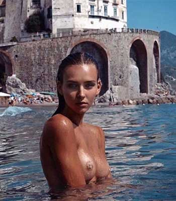 Movie Actresses Topless Beach Celebs - Oops Celebrity Nipple Slip and See Thru Pics - Celebrity ...